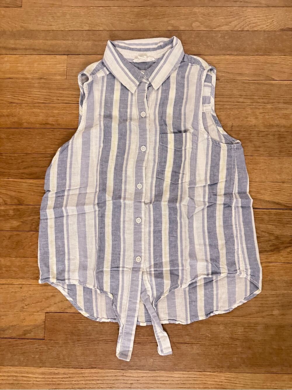 Beachlunchlounge Women's Blue Striped Sleeveless Tie Front Top - Size S
 b27